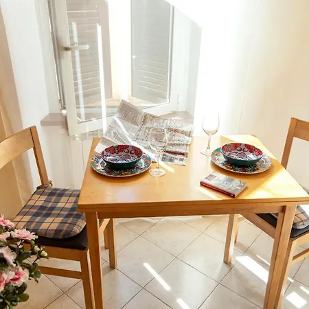 Bright And Cozy In Heart Of Ponte Milvio