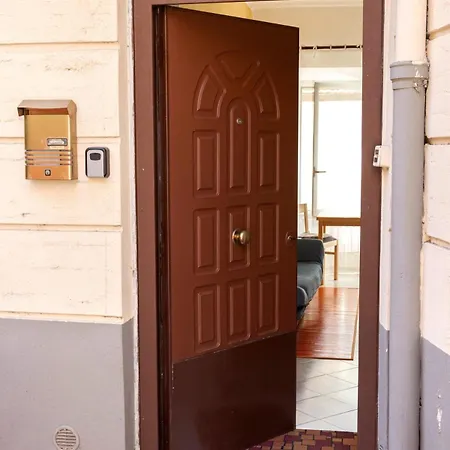 Apartment Bright And Cozy In Heart Of Ponte Milvio