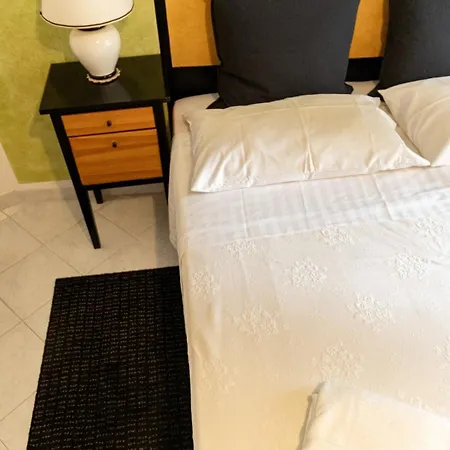 Bright And Cozy In Heart Of Ponte Milvio Rome