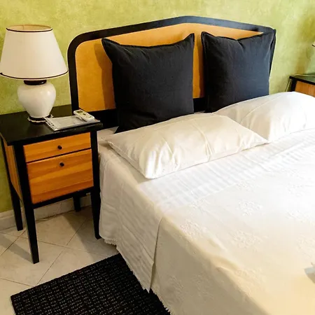 Apartment Bright And Cozy In Heart Of Ponte Milvio Rome
